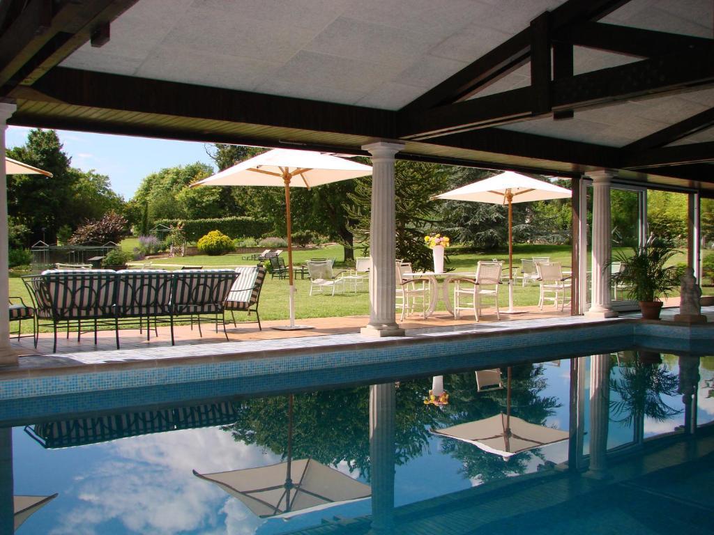 Relais Du Bois Saint Georges - Hotel De Charme Saintes Eksteriør billede