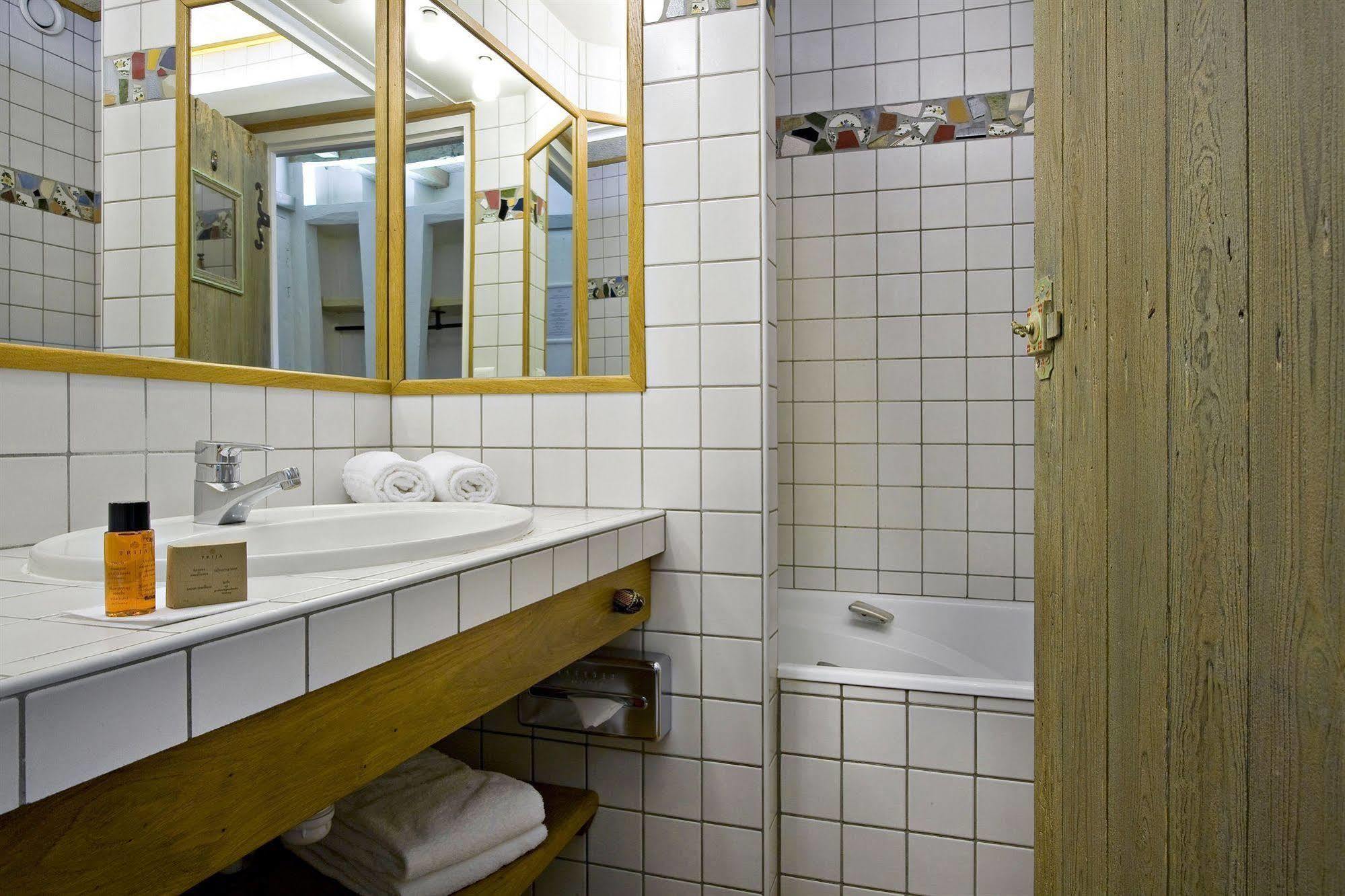 Relais Du Bois Saint Georges - Hotel De Charme Saintes Eksteriør billede